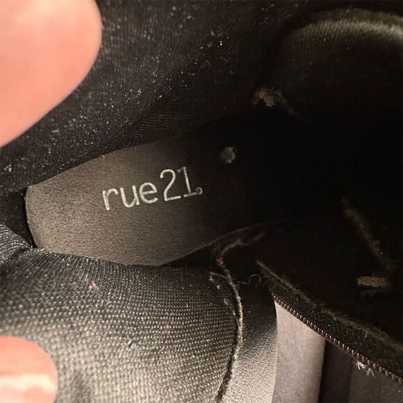 RUE 21 Y2K Black Faux Suede Chunky Heel Lace-up Whimsigoth Ankle Boots Size 7 - Picture 12 of 13